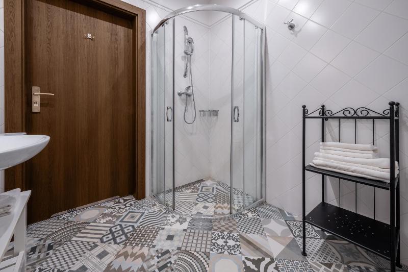 Deluxe Double or Twin Room with Balcony image 2