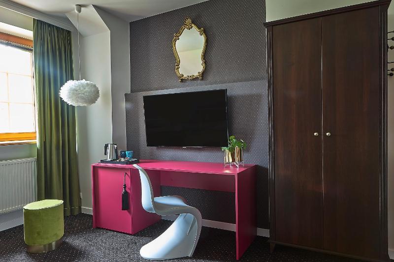Deluxe Double Room image 2