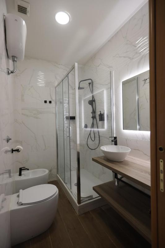 Deluxe Double or Twin Room with City View image 2