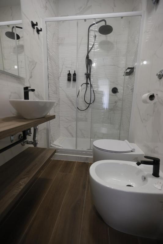 Suite with City View image 3