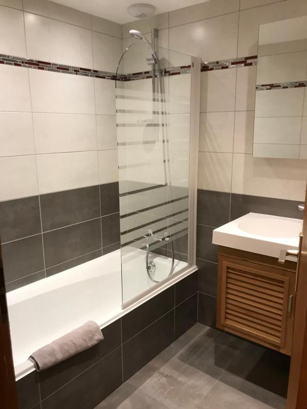 Double Room with Balcony image 2