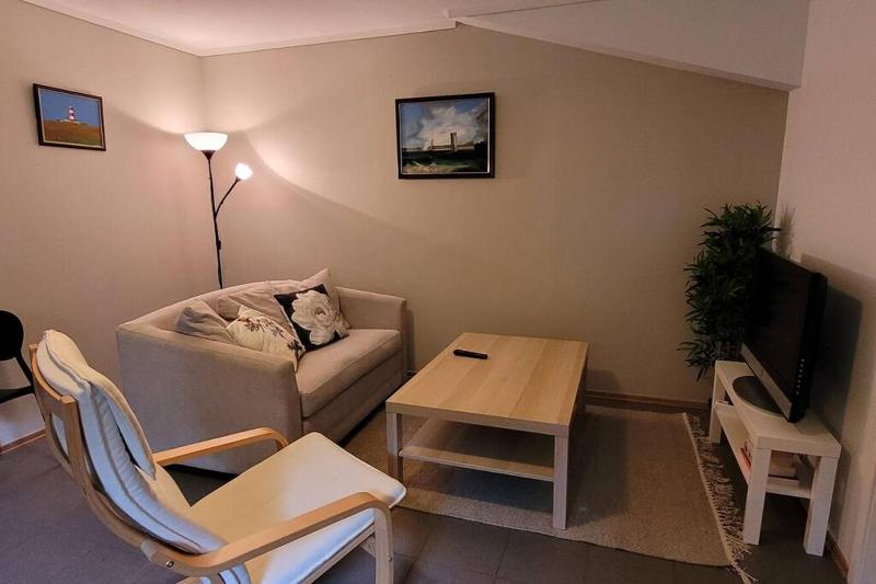 Cosy flat with 180cm wide very comfortable bed Images