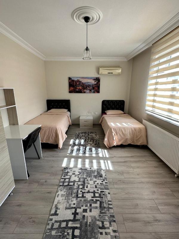 Deluxe Queen Room image 3