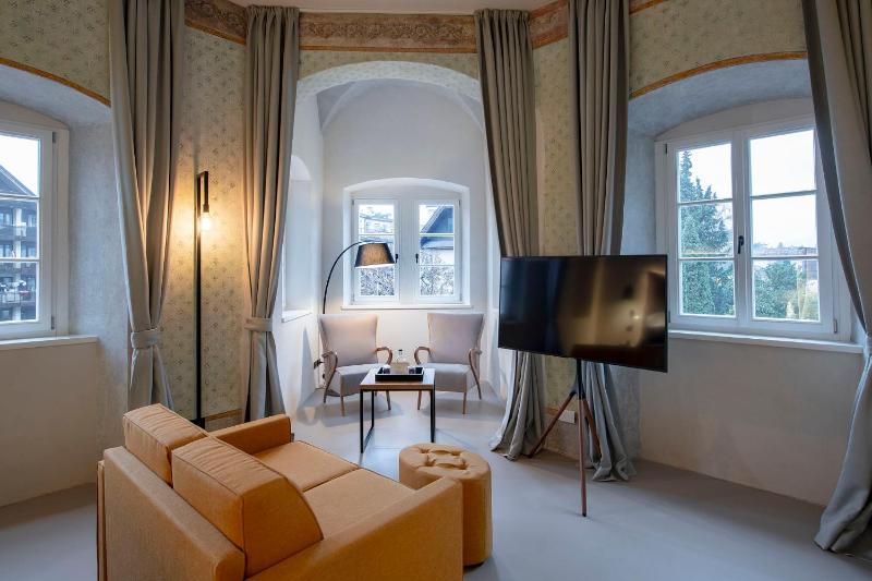 Deluxe Junior Suite image 4