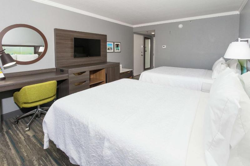 Queen Room with Two Queen Beds image 3