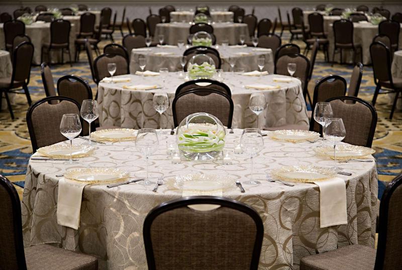 Hilton New Orleans Riverside - image 16