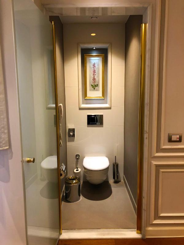 Standard Double or Twin Room image 4