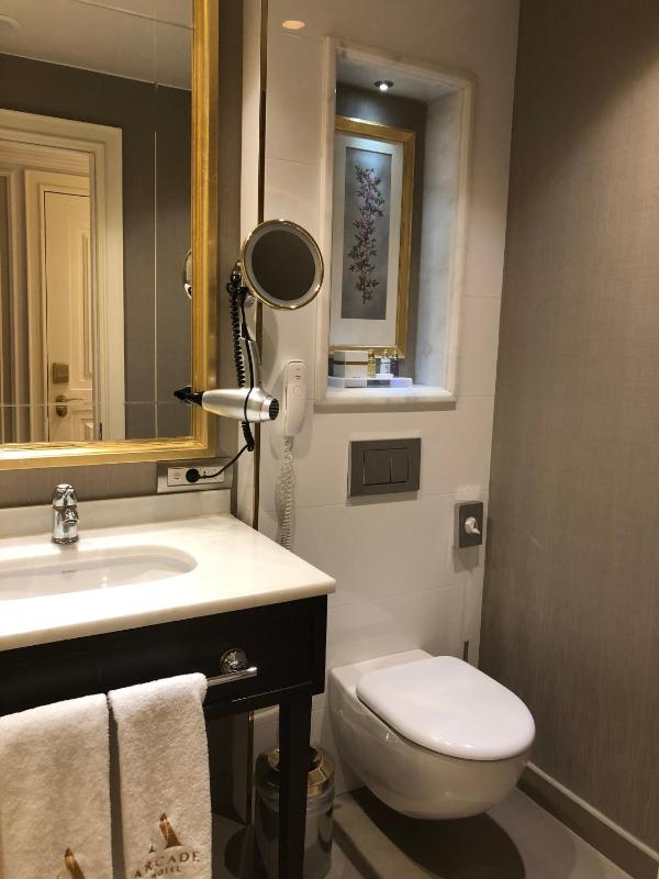 Connecting Family Rooms image 4