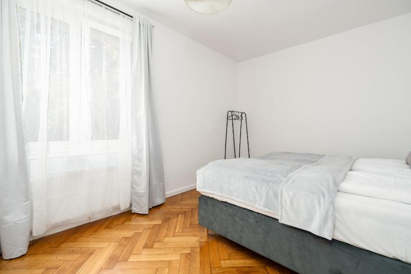 Rycerska Apartments with Parking by Noclegi Renters - image 36