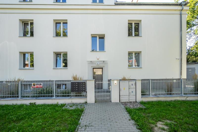 Rycerska Apartments with Parking by Noclegi Renters - image 46