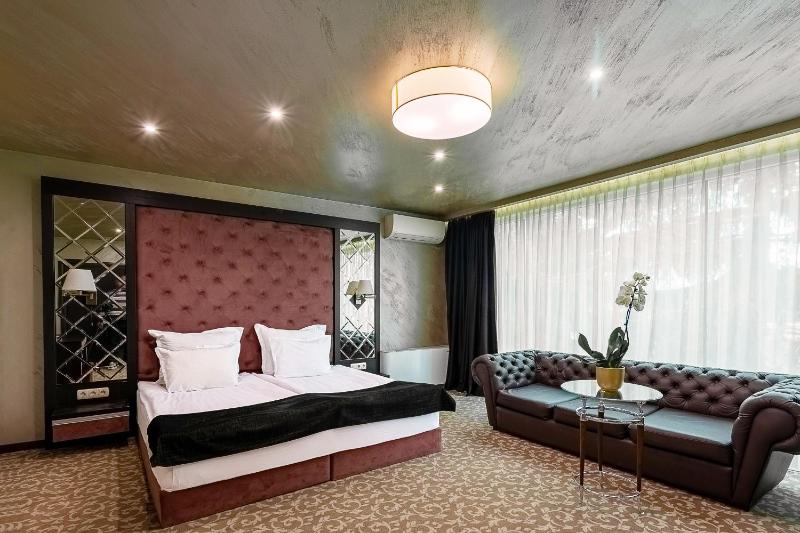 Deluxe Apartment image 1