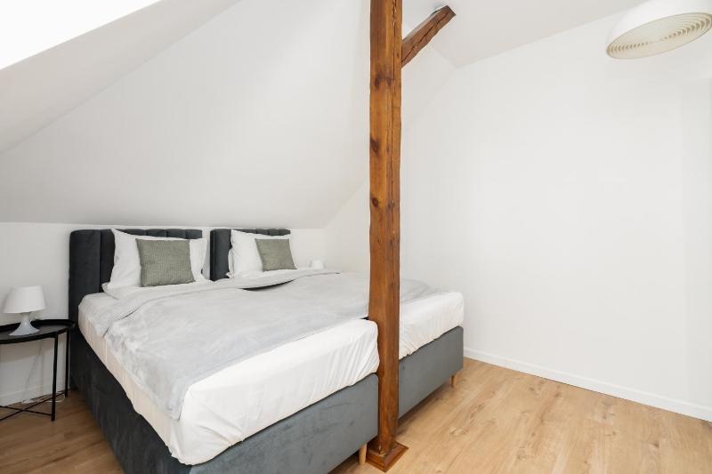 Rycerska Apartments with Parking by Noclegi Renters - image 4
