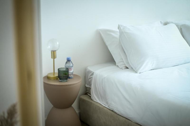 Modern & Bright 3BR Apt with Shelter by Sea N' Rent - image 12