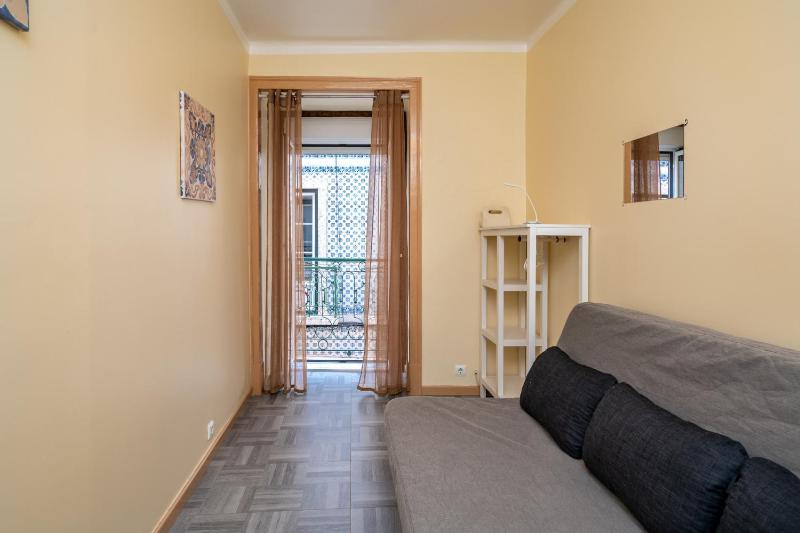 Cozy 1-bedroom Apt - Historic location by Lisbeyond - image 1