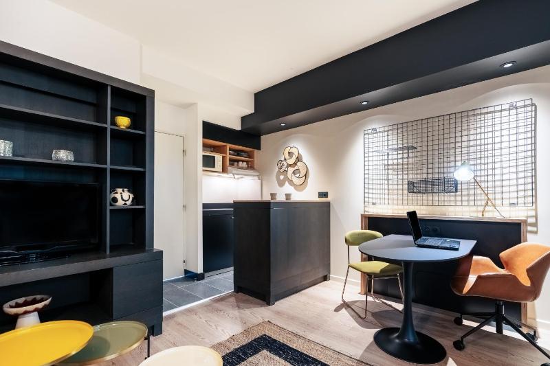 One-Bedroom Apartment image 3