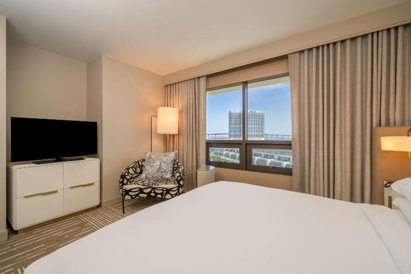 1 Bedroom Suite - 1 King image 3