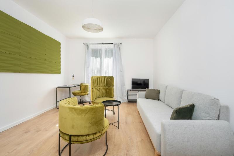 Rycerska Apartments with Parking by Noclegi Renters - image 45