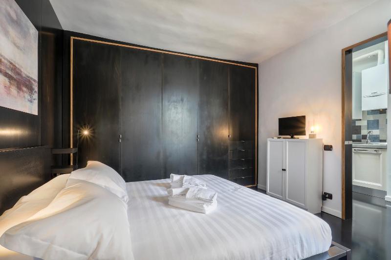 Dante - Sweet Dreams in Florence - image 10