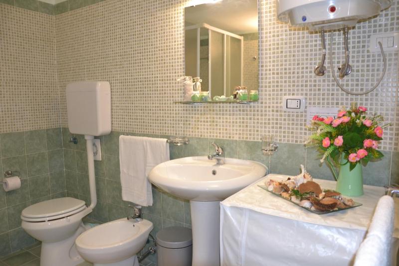 One-Bedroom Apartment image 1
