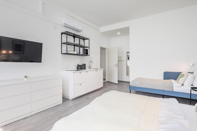 Apartment image 2