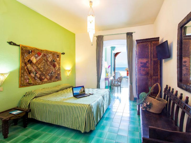 Hotel La Scogliera - image 13