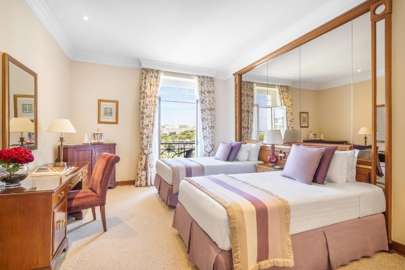 Superior Double or Twin Room with Pool View image 4