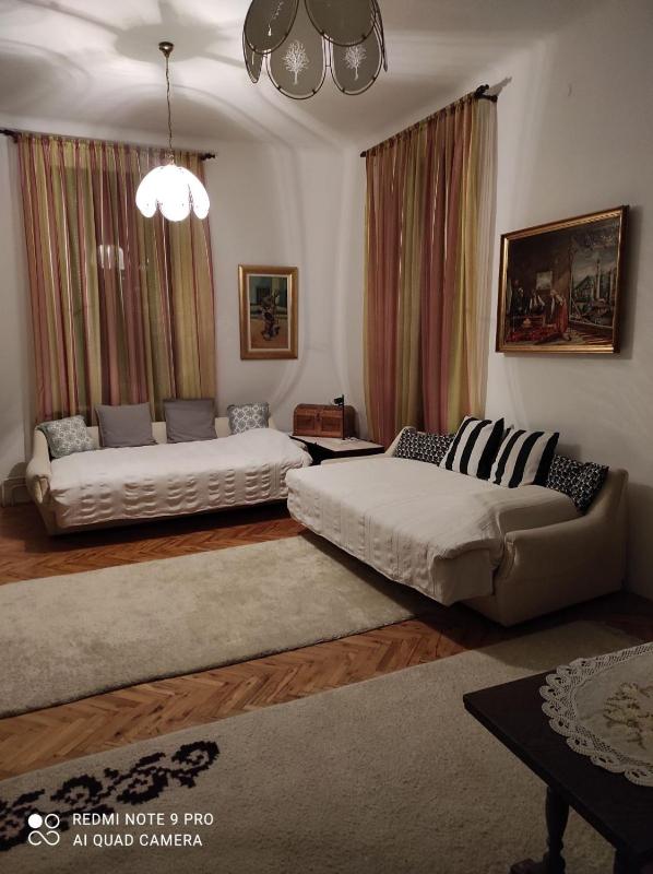 Issy Apartment - image 1