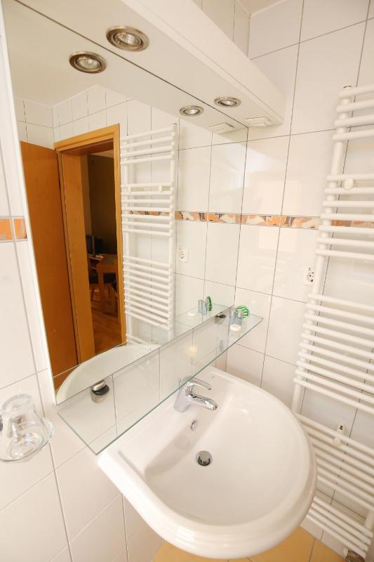 Comfort One-Bedroom Apartment with Terrace and Sea View (4 Adults)  image 3