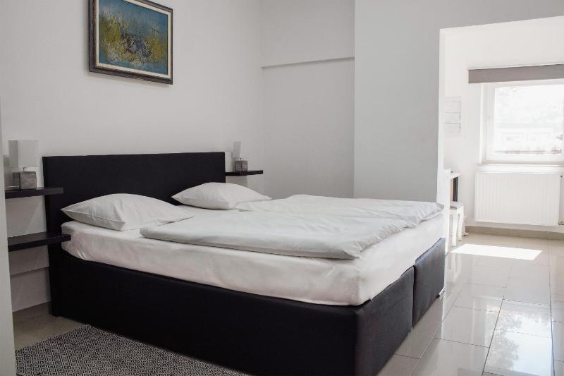 Double Room image 1