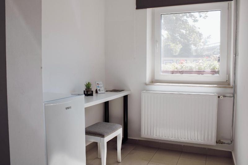 Double Room image 4