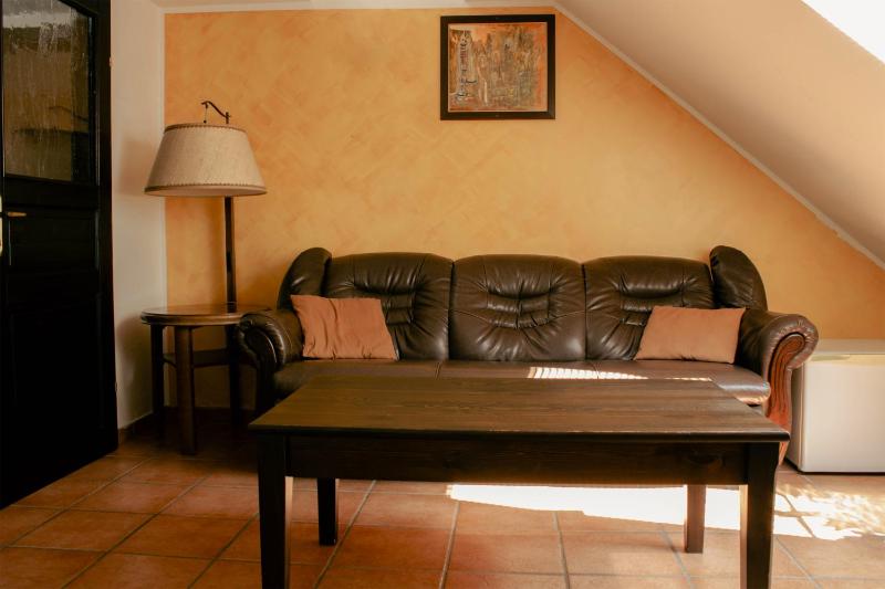 Studio Apartment image 3