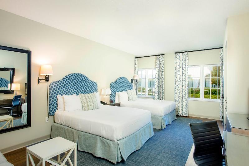 Queen Room with Two Queen Beds - NO RESORT ACCESS image 2