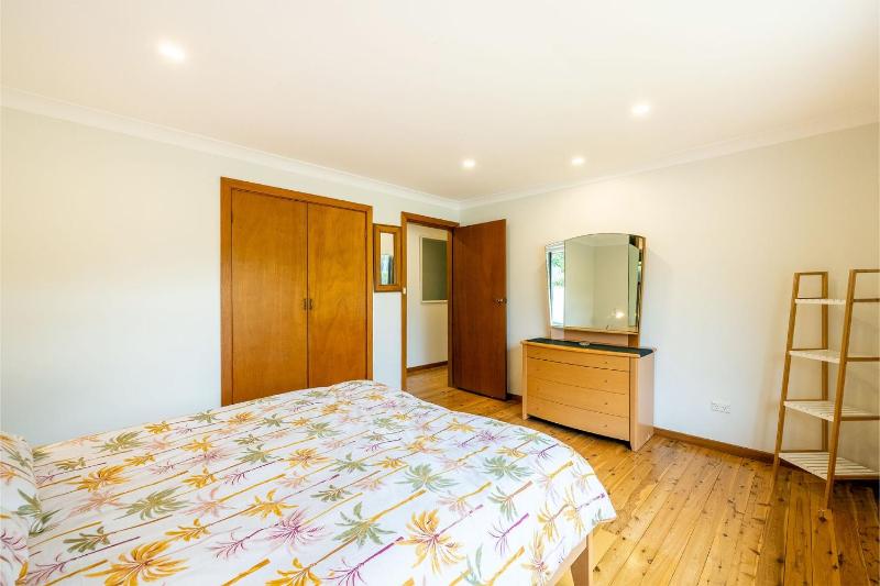 41 Leonard Avenue boat parking aircon - image 34