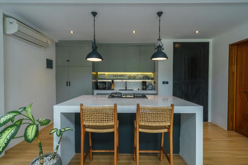 Loft Valentin : Romantic & Cozy 1 Bedroom Loft w/ Pool in Canggu! - image 2
