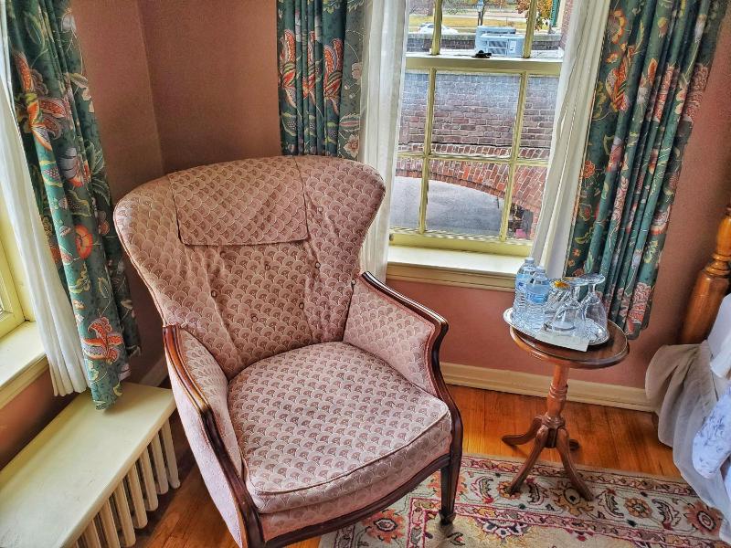 Queen Suite image 2