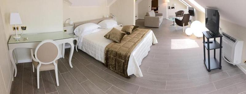 Luxury Suite image 4