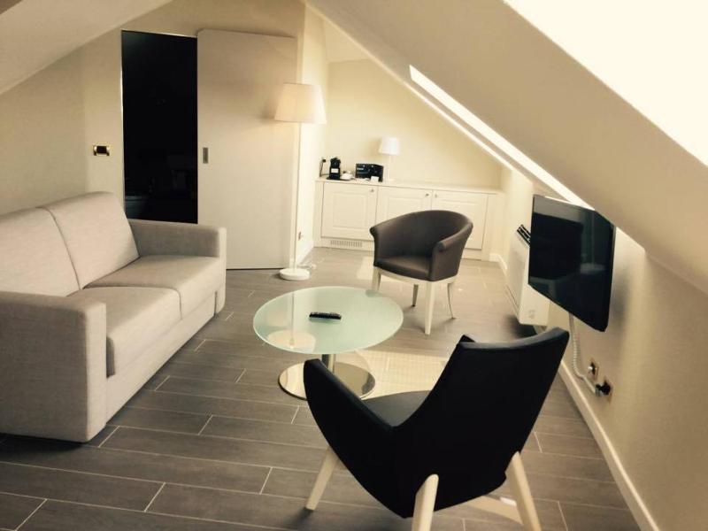 Luxury Suite image 3