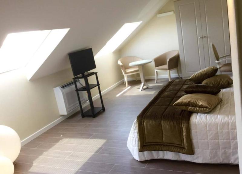 Luxury Suite image 2