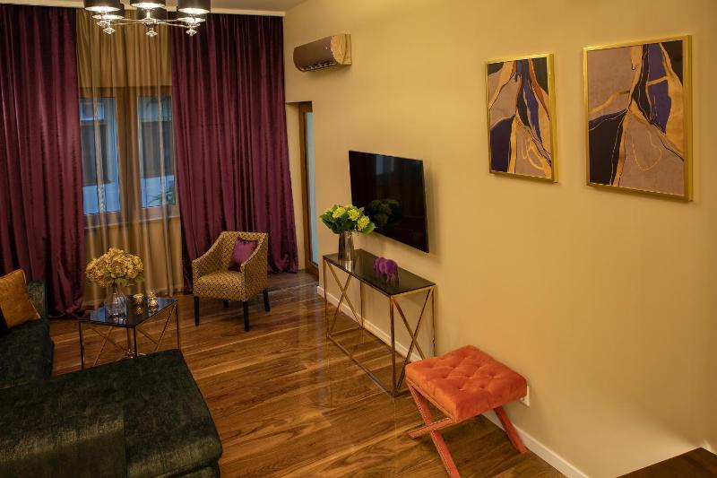 Presidential Suite with Terrace image 4