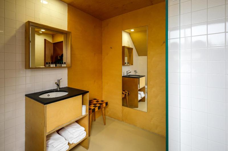 Superior Double Room image 3