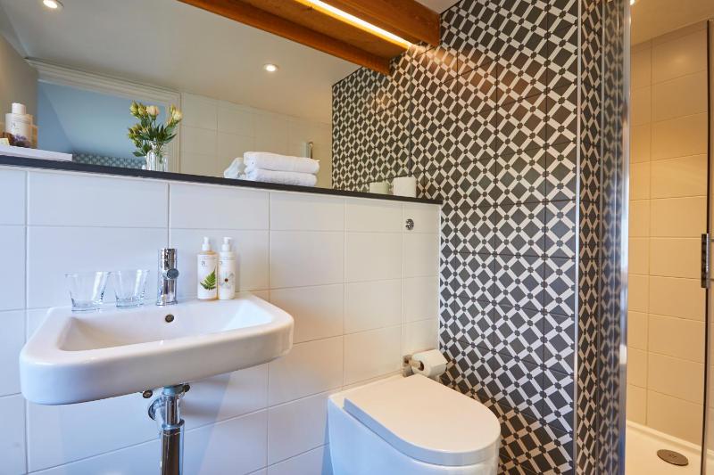 Standard Double or Twin Room image 4