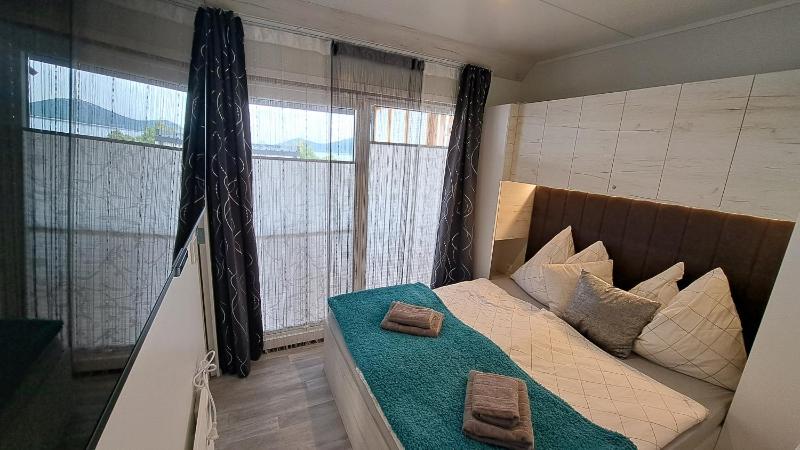 Mobile Home Tom 12 - image 16