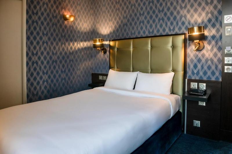 Standard Single Room image 4