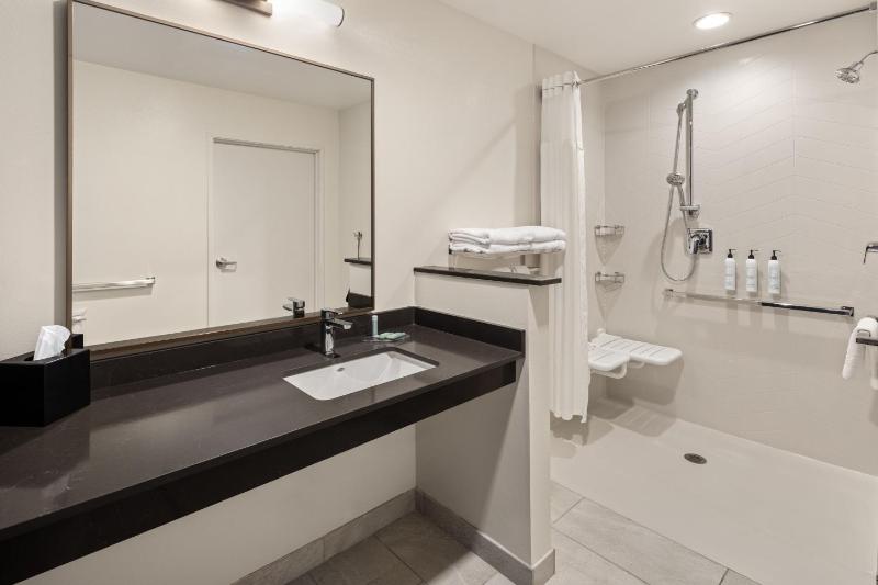 King Room image 4
