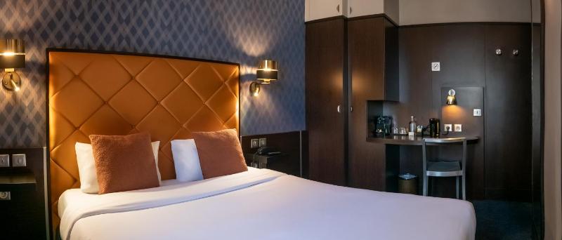 Standard Double Room image 4