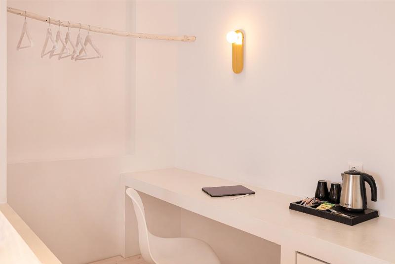 Deluxe Double Room with Sea View image 1
