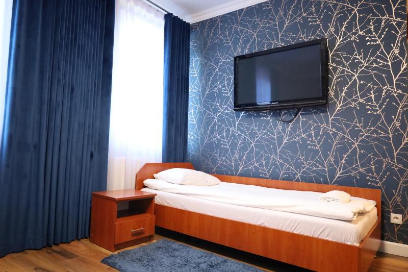 Quadruple Room with Bathroom image 2