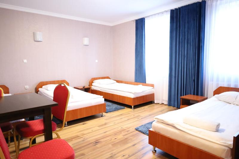 Quadruple Room with Bathroom image 1