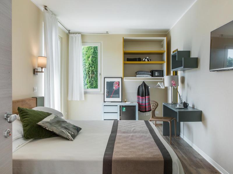 Superior Double or Twin Room image 1