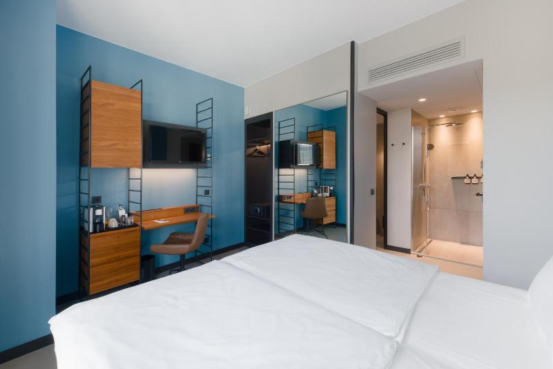 Urban Room image 4